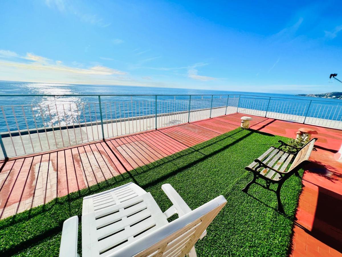 Suite Sunset 21 - Fronte Mare San Remo Buitenkant foto